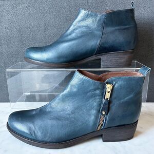 Eric Michael London Navy Blue Leather Booties Side Zip - Women's Size 39/8.5